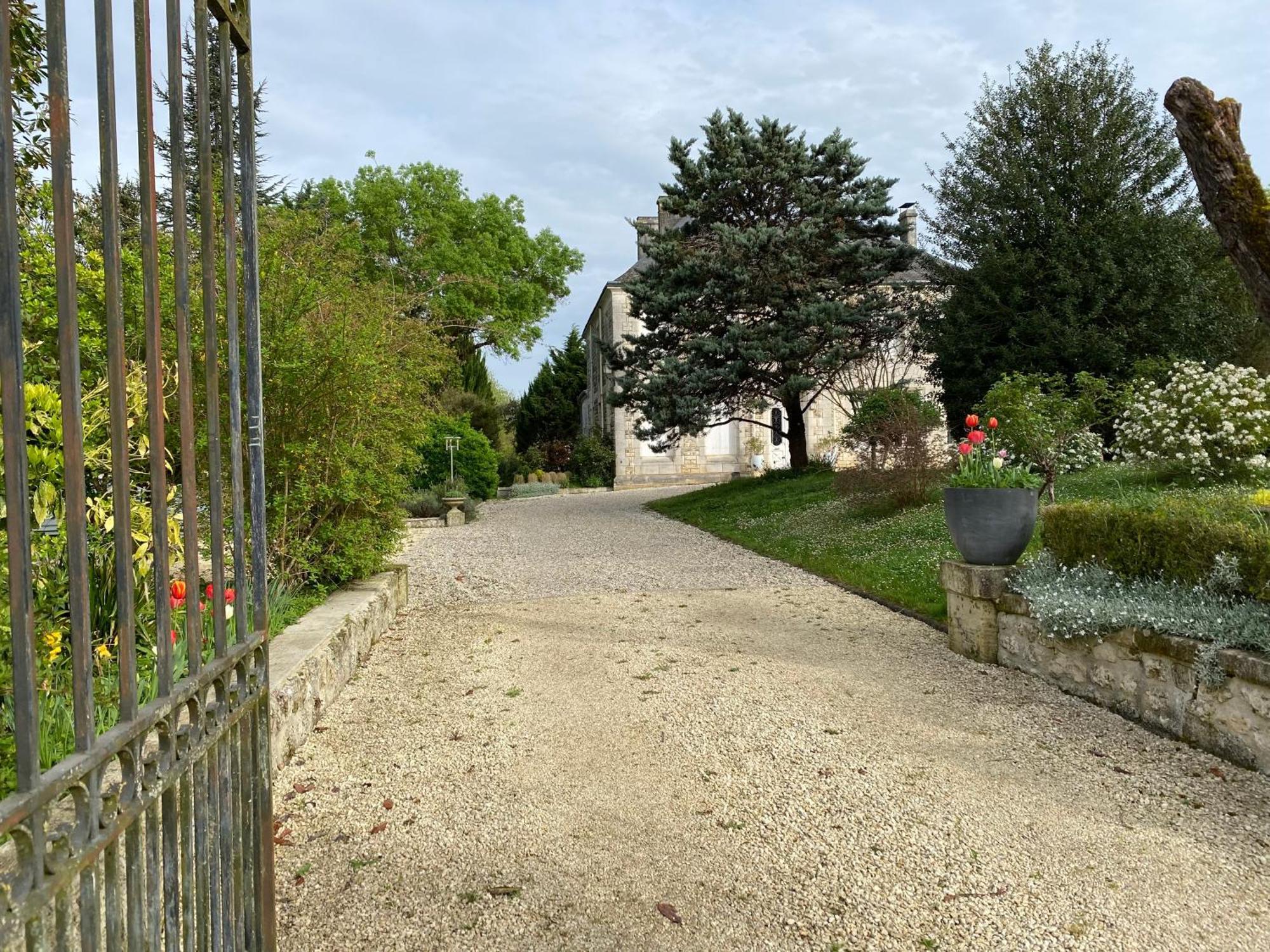 Domaine De La Perthuiserie Saint-Porchaire Exterior foto